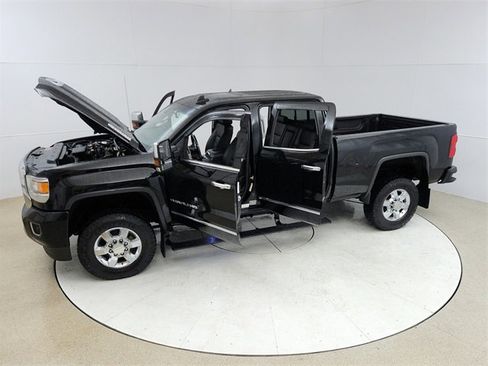 Used 2019 GMC Sierra 3500 Denali image 22