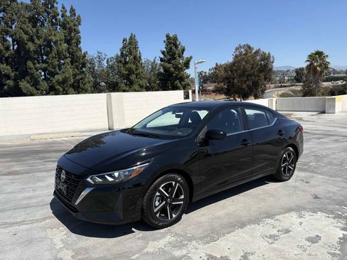 Used 2025 Nissan Sentra SV FWD image 8