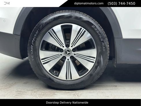 Used 2023 Mercedes-Benz EQB 300 4MATIC w/ Exclusive Package image 41