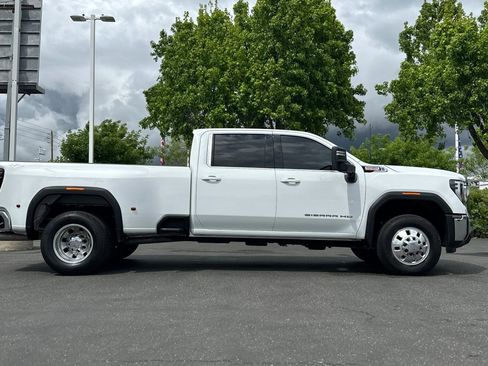 Used 2025 GMC Sierra 3500 SLE w/ SLE Value Package AWD/4WD image 3
