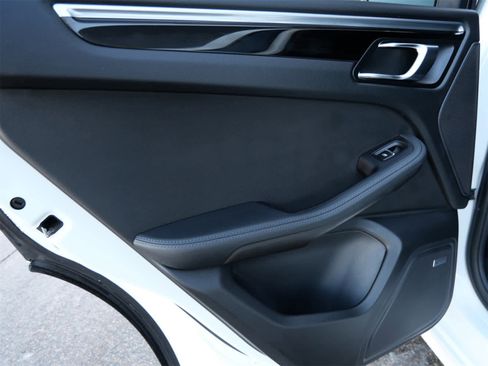 Certified 2021 Porsche Macan GTS w/ Sport Chrono Package image 13