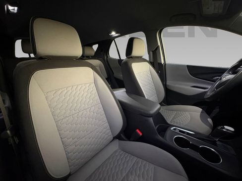 Used 2020 Chevrolet Equinox LS image 9