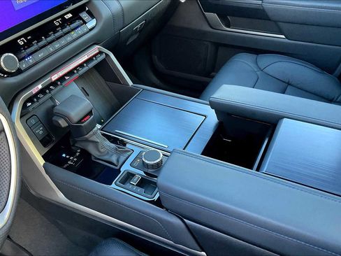 New 2026 Toyota Tundra Platinum image 7