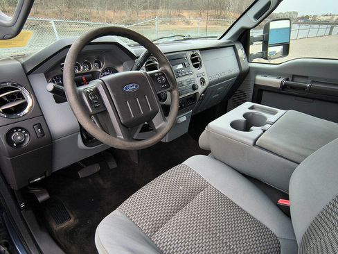 Used 2015 Ford F250 XLT w/ XLT Value Package image 9
