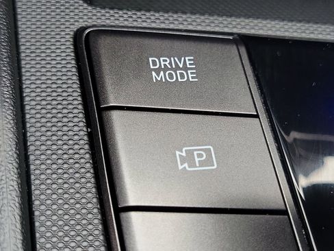 Certified 2025 Hyundai Elantra Sport image 17