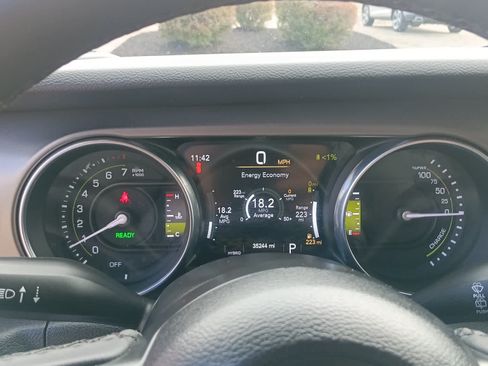 Used 2023 Jeep Wrangler Unlimited w/ Cold Weather Group AWD/4WD image 10