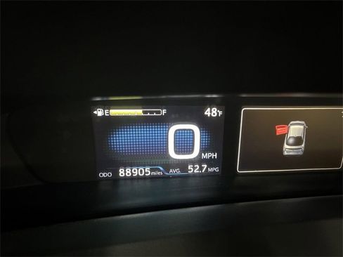 Used 2018 Toyota Prius Four image 15