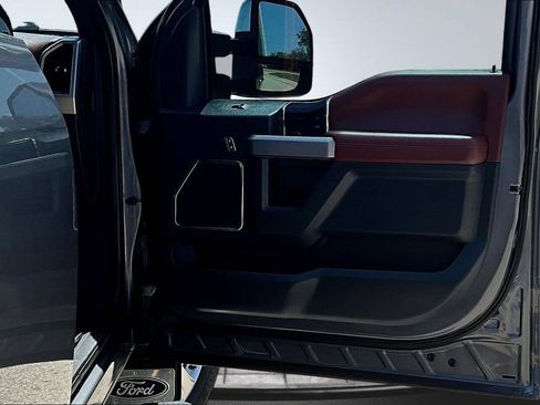 Used 2022 Ford F250 Platinum AWD/4WD image 26