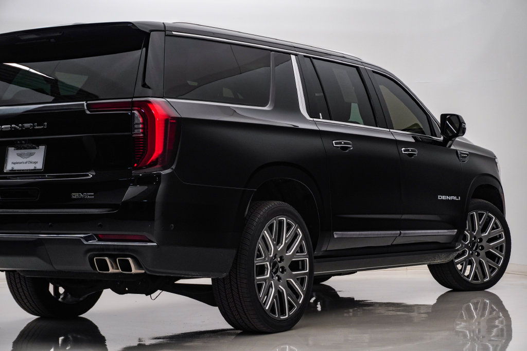 Used 2025 GMC Yukon XL Denali Ultimate w/ LPO, Floor Liner Package AWD/4WD image 10