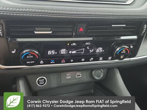 Used 2021 Nissan Rogue SL FWD image 25