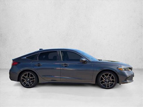 Used 2022 Honda Civic Sport Touring image 4