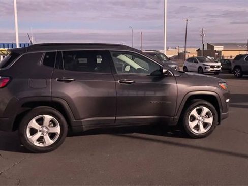 Used 2021 Jeep Compass Latitude image 2
