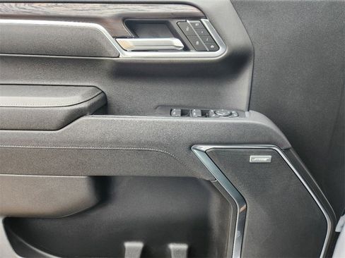 New 2025 GMC Sierra 1500 SLT image 16