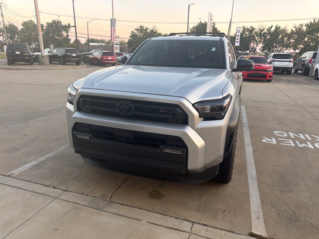 Used 2025 Toyota 4Runner SR5 AWD/4WD image 4
