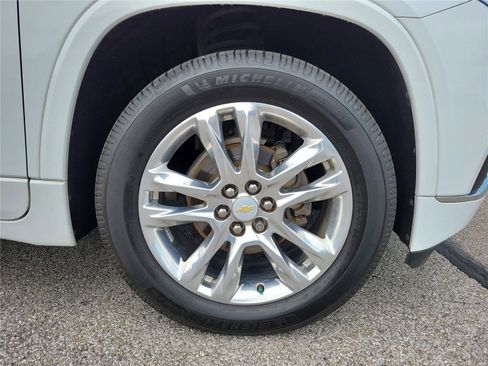 Used 2020 Chevrolet Traverse High Country w/ LPO, Floor Liner Package AWD/4WD image 5