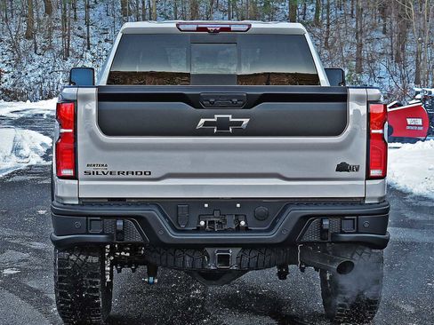 New 2026 Chevrolet Silverado 2500 ZR2 w/ ZR2 Bison Edition image 7