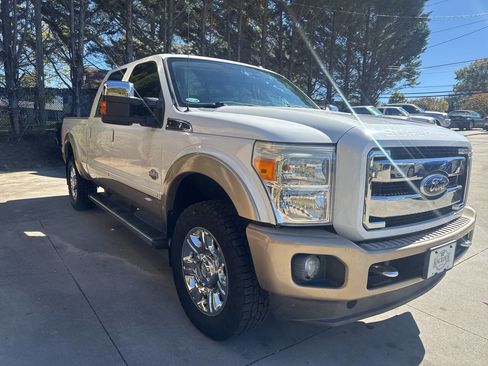 Used 2012 Ford F250 King Ranch w/ King Ranch w/Chrome Pkg image 5