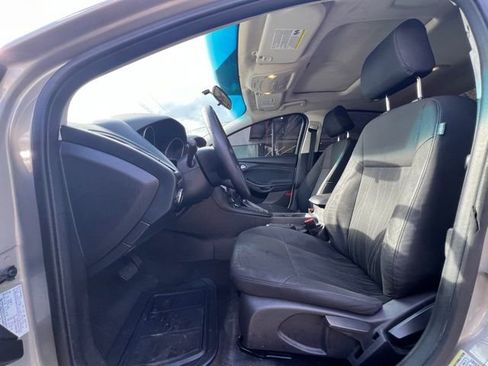 Used 2015 Ford Focus SE image 14
