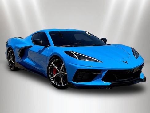 Used 2023 Chevrolet Corvette Stingray Premium Cpe w/ Z51 Performance Package RWD image 3