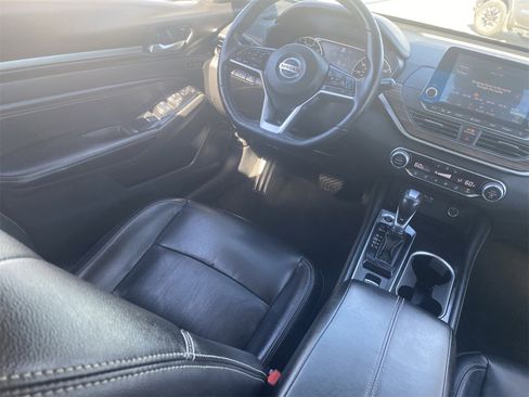 Used 2020 Nissan Altima 2.5 Platinum image 16