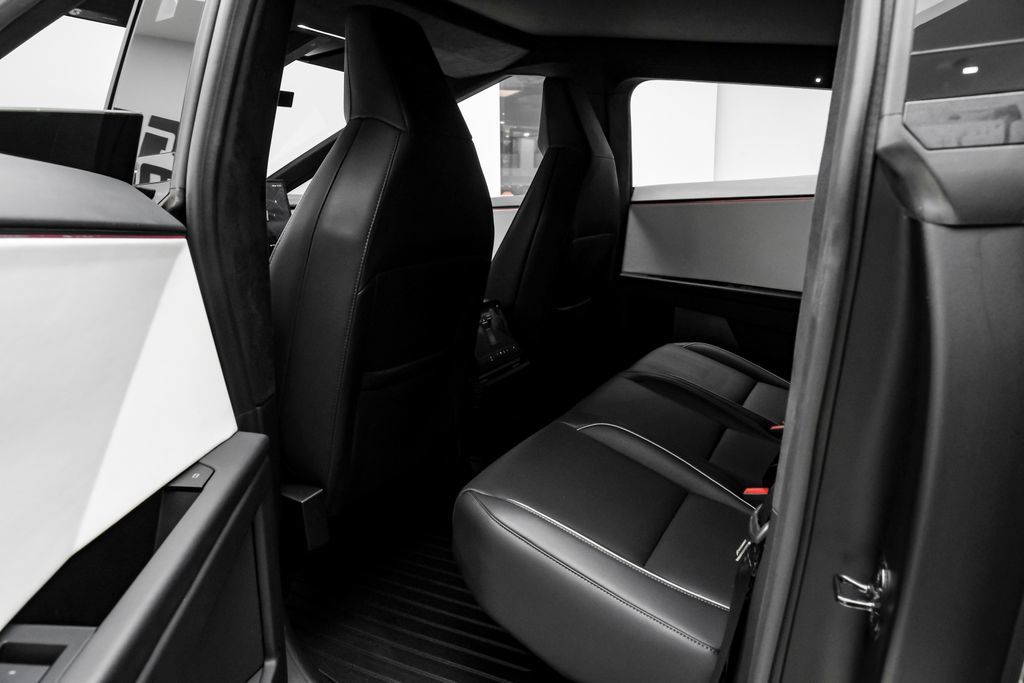 Used 2024 Tesla Cybertruck Cyberbeast AWD/4WD image 38