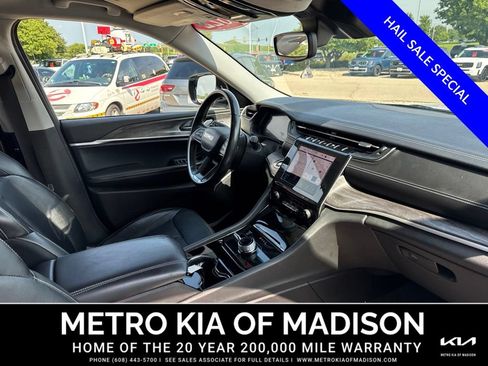 Used 2022 Jeep Grand Cherokee L Limited w/ Black Appearance Package AWD/4WD image 48