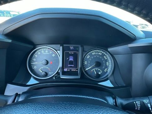 Used 2019 Toyota Tacoma TRD Sport image 25