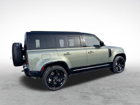 Used 2025 Land Rover Defender 110 X-Dynamic SE image 7