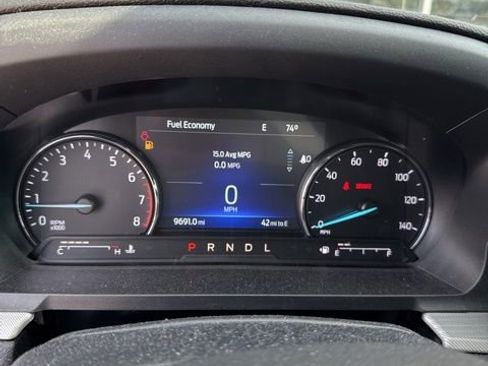 Used 2022 Ford Explorer XLT w/ Equipment Group 202A image 7