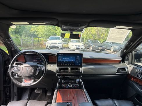 Used 2022 Lincoln Navigator L Reserve AWD/4WD image 12