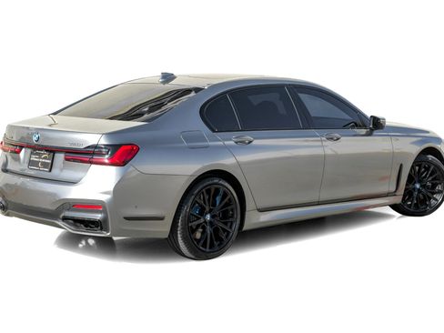 Used 2020 BMW 750i xDrive w/ Executive Package image 8