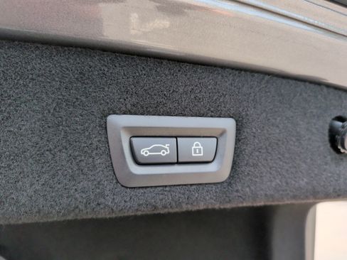 Used 2016 BMW 740i RWD image 38