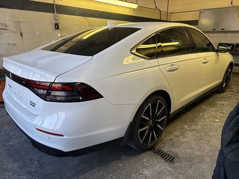 Used 2023 Honda Accord Touring image 4