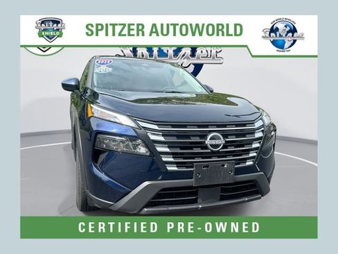 Used 2025 Nissan Rogue SV AWD/4WD image 1