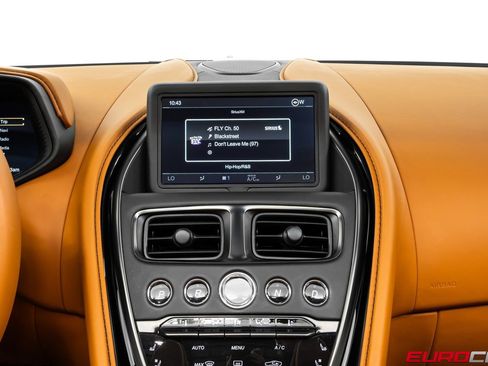 Used 2019 Aston Martin DB11 Volante RWD image 30