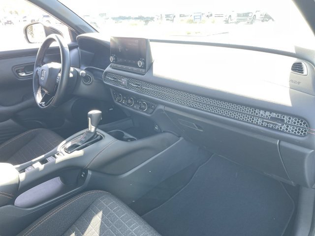Used 2025 Honda HR-V Sport image 27