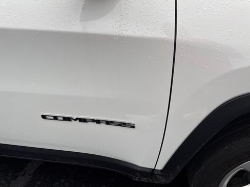 Used 2023 Jeep Compass Latitude w/ Convenience Group AWD/4WD image 16