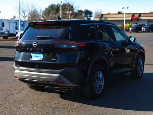 Used 2023 Nissan Rogue S image 8