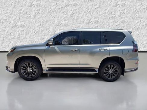 Used 2023 Lexus GX 460 Premium w/ Accessory Package AWD/4WD image 6