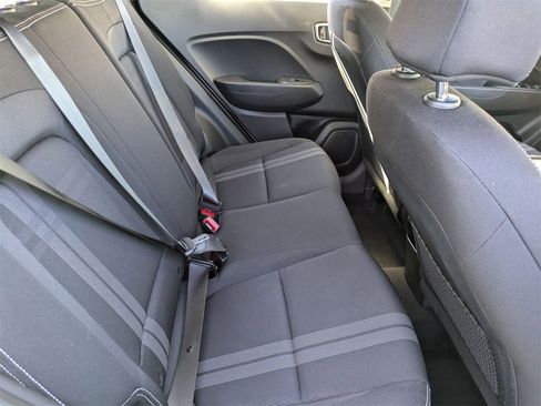 Used 2025 Hyundai Venue SEL image 28