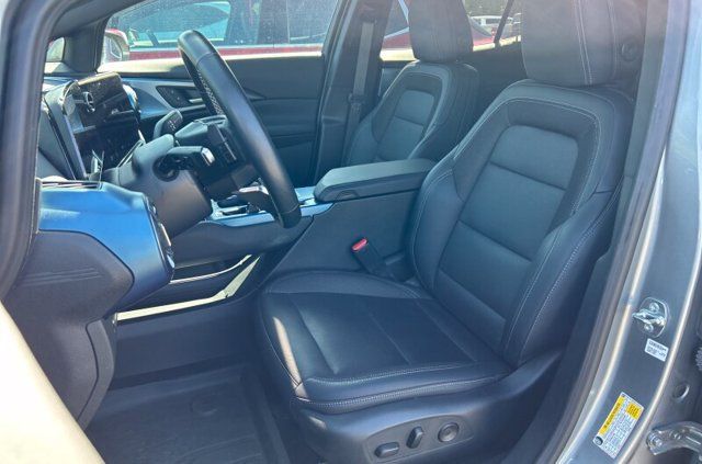 Used 2024 Chevrolet Equinox EV LT FWD image 4