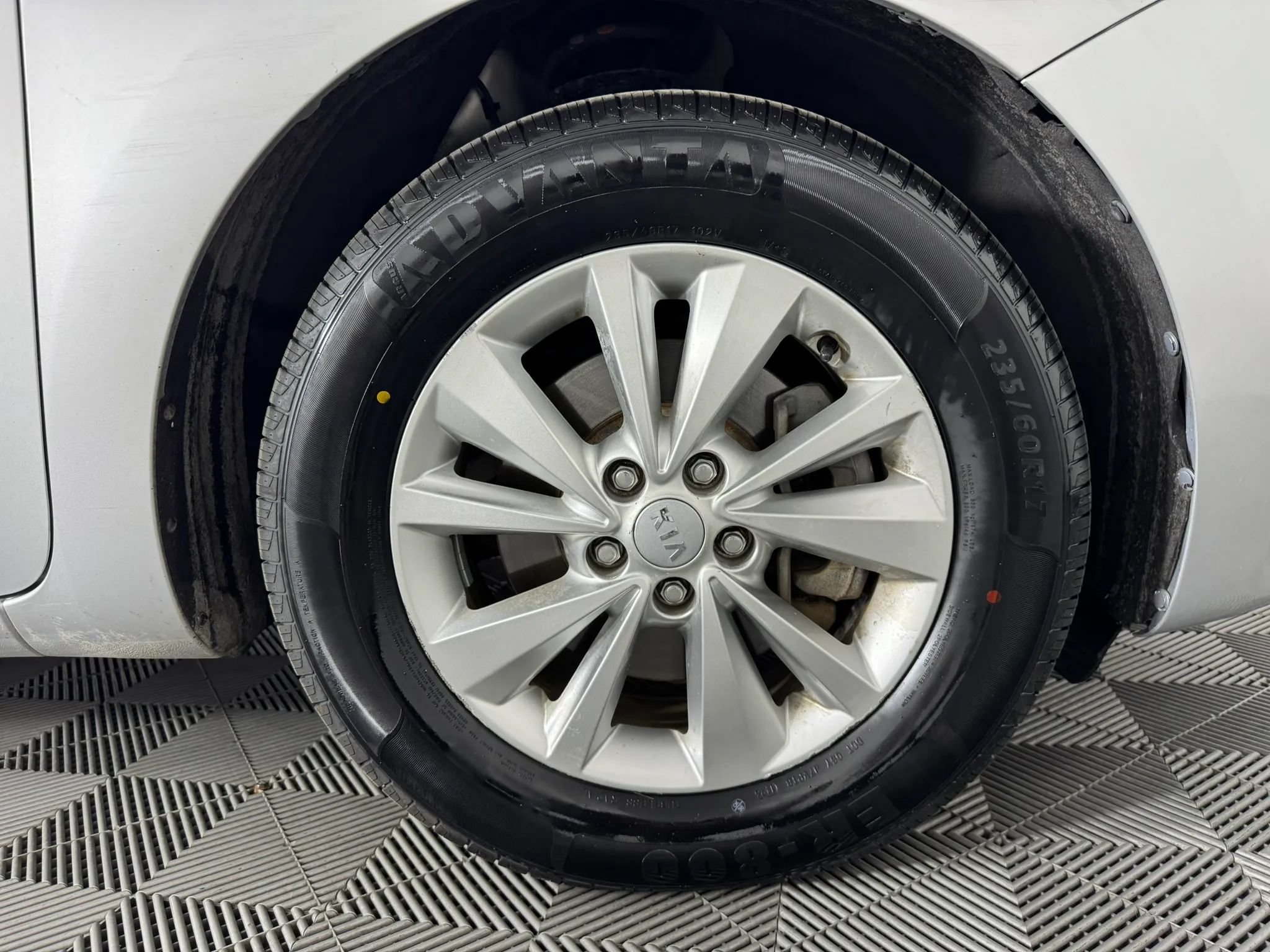 Used 2017 Kia Sedona LX w/ LX Essentials Premium Package FWD image 44
