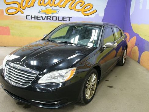 Used 2012 Chrysler 200 Limited FWD image 4