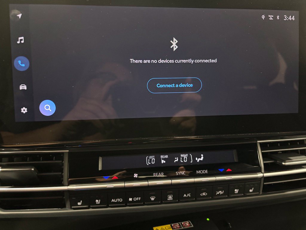 Used 2026 Toyota Sienna Limited FWD image 28