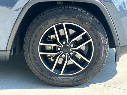 Used 2021 Jeep Grand Cherokee Trailhawk w/ Premium Lighting Group AWD/4WD image 11