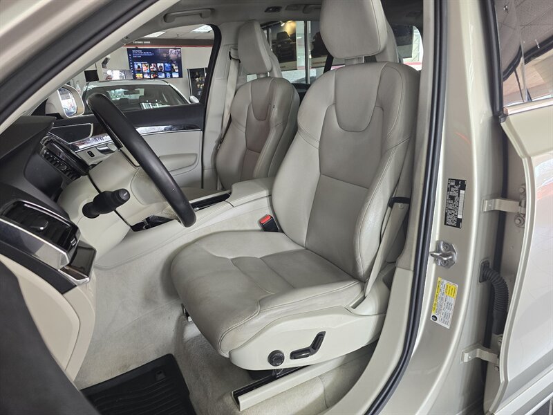 Used 2016 Volvo XC90 T6 Momentum w/ Momentum Plus Package AWD/4WD image 9