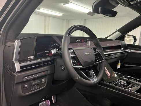 New 2026 Cadillac Escalade ESV V w/ LPO, ONYX Package AWD/4WD image 14