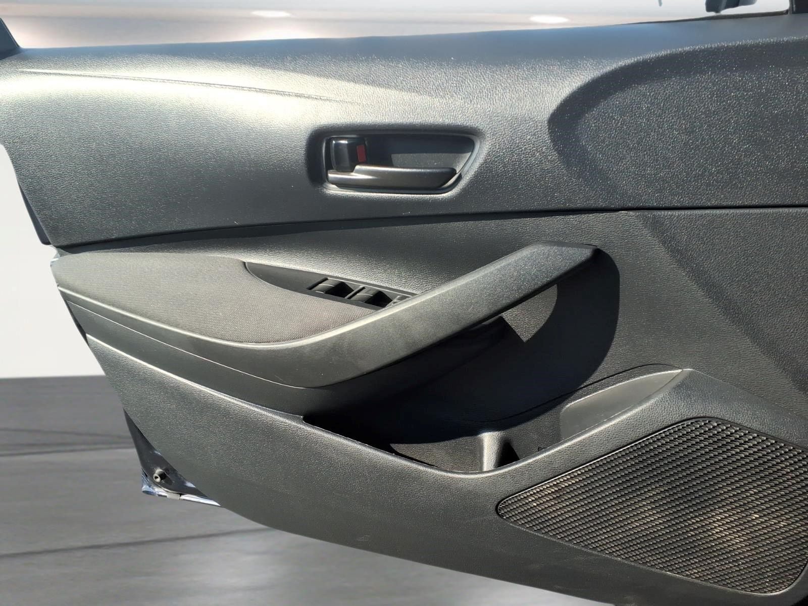 Used 2024 Toyota Corolla LE FWD image 17