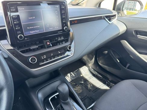 Used 2021 Toyota Corolla LE FWD image 29
