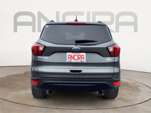 Used 2019 Ford Escape SE FWD image 11